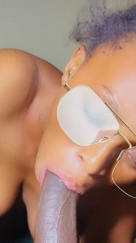 Jihoafrická prsatá Pornohvězda Svůdná Fatuma Deepthroats váš dong v POV