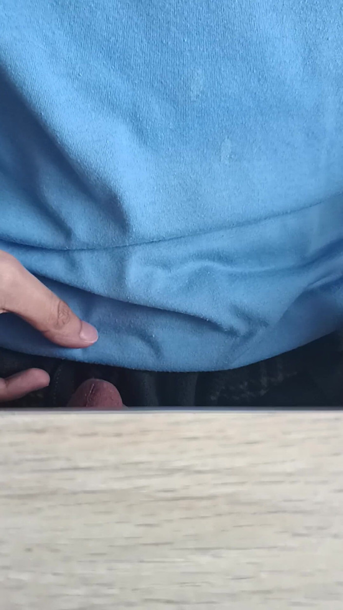 Un Loquito Mas: Mon ami regarde pour lui dire bonjour dans son pyjama