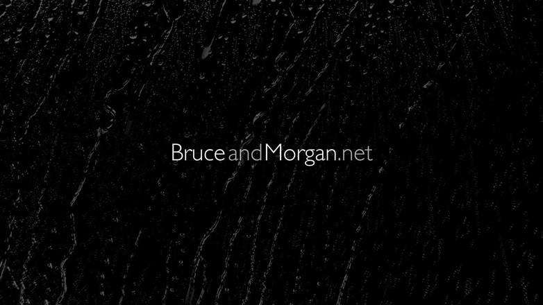 Bruce-and-Morgan: Morgan ama orinar