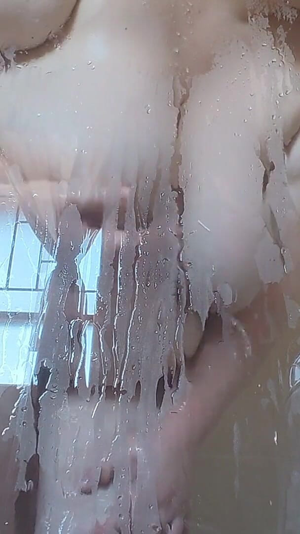 Aliceqii: POV: Tajně mě sleduješ ve sprše