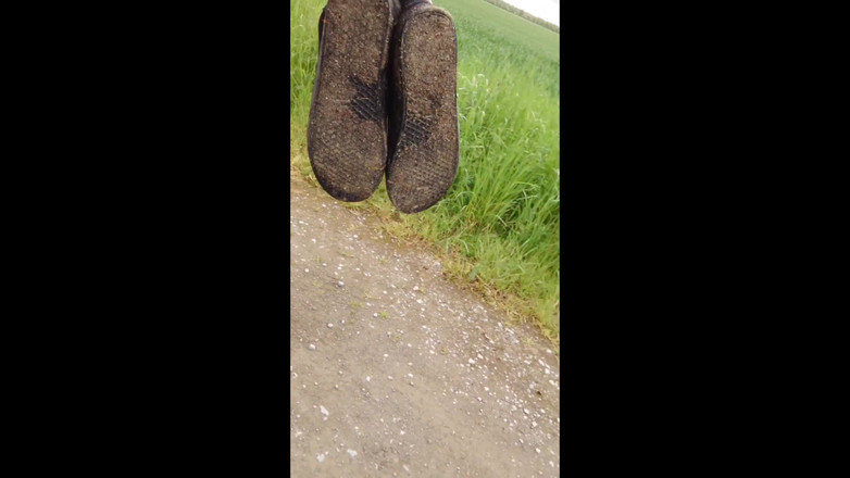 Carmen_Nylonjunge: Cewek sange dengan stoking ketat ini lagi asik masturbasi sampai...