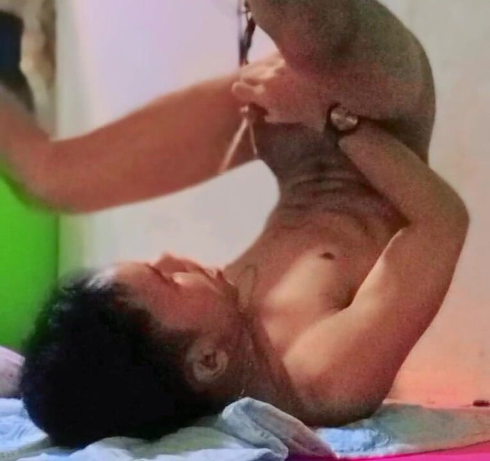 Rouge_eastson: Wichsen, kopfüber position und mein sperma essen