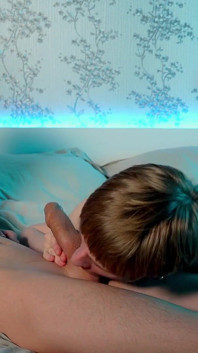 웹캠 티켓 쇼에서 마른 트윈크 매티와 에이든 오럴과 정액