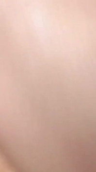 このホットで倒錯したブロンドはアナルセックスが大好きで、真の淫乱痴女のように犯されて楽しんでいます