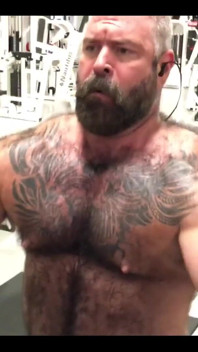Pumped up Muscle Stepdaddy