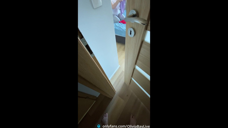 Olivia Bay: Brincadeira molhada na minha meia-irmã peituda! Eu a amo saltando...