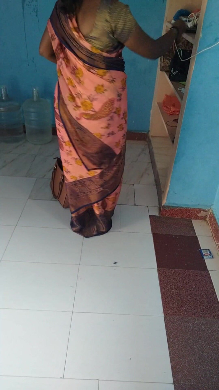 Tamil lesbian: Casual Talking Cuckold Couple