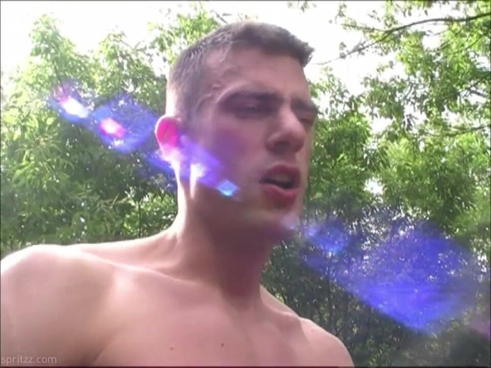 Spritzz: Kluci z kůže