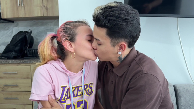 CatalinaPalvin: Chica Desconocida Me Pide Que Me La Coja Sin Condon...