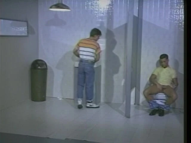 Gays Case: Muscular Guy Rob Cryston Allows Young Twink Jeff Dillon to...