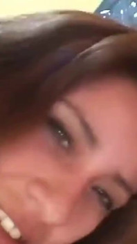 Latina amateur Pamela neuken en klaarkomen in het gezicht