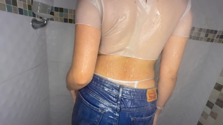 Angellkink: Spelen onder de douche