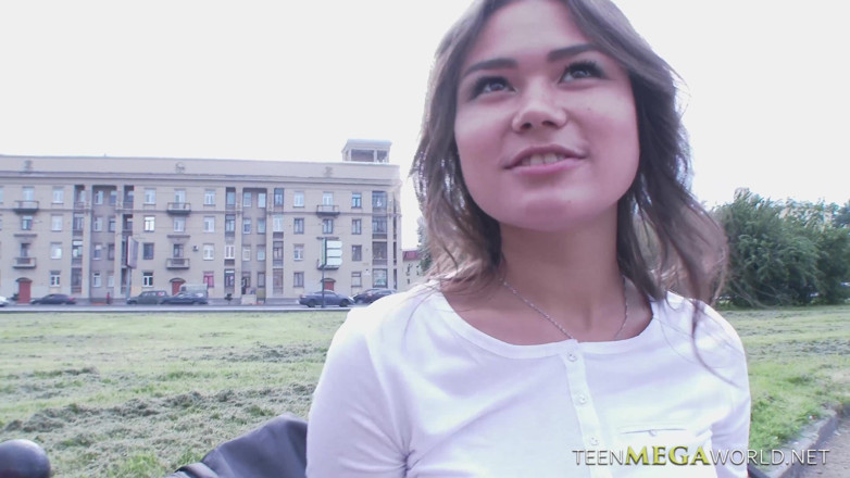 Teen Mega World: Seks threesome sama semua gadis alami