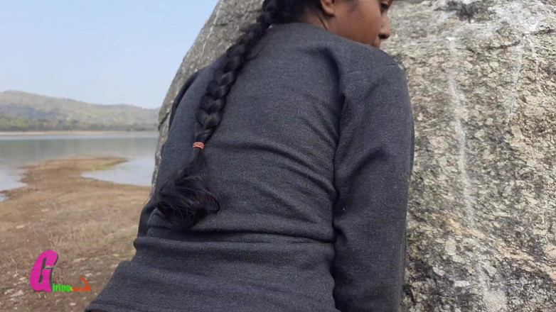 Horny_Bong: Indian couple sex at river side outdoor