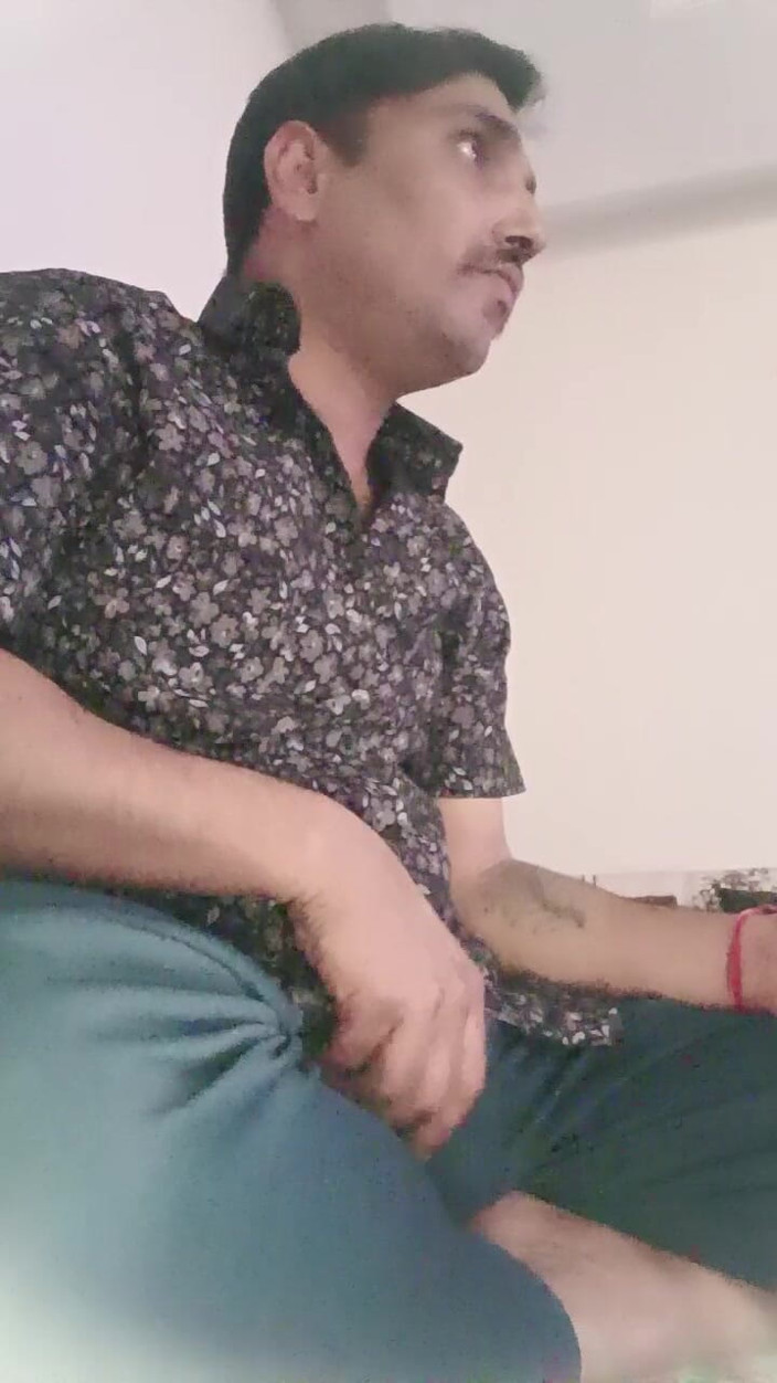 Rajasthani-old-lover: Pegawai Polis India dihisap dan dikongkek bapa tiri jiran dan...
