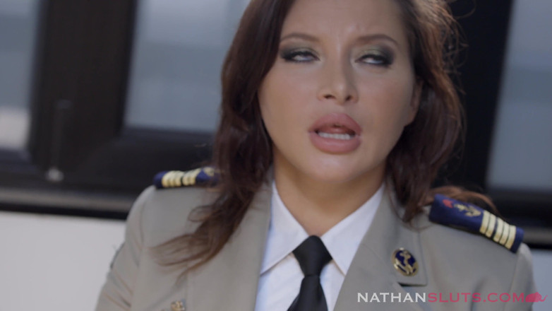 Nathansluts: İri göğüslü Fransız süperstar Anna Polina onları büyük seviyor