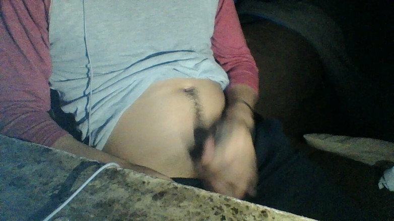 AlexAlejandro13: 我一直在热网络摄像头上触摸我的鸡巴