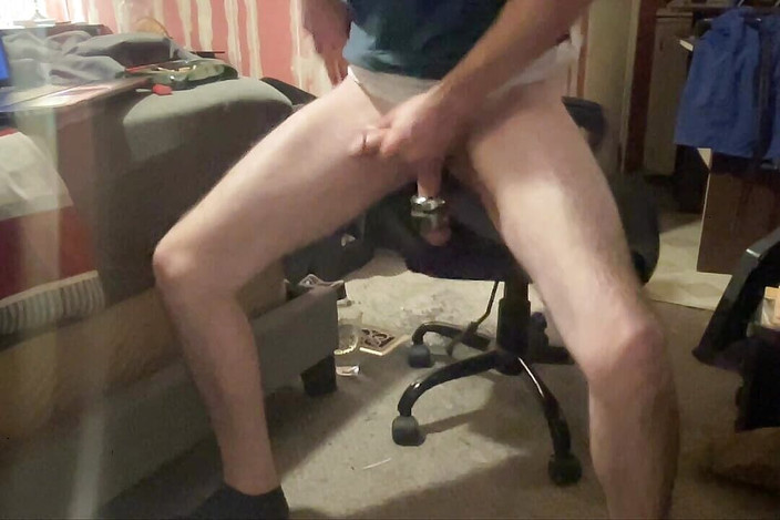 Brennan Sweet: Сеанс bate і edging з вагою м'яча