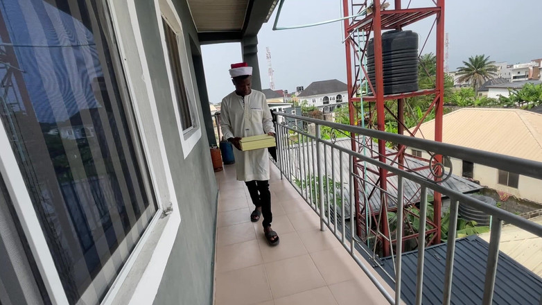 Sex naija 1: Datang jauh dari daratan ke dataran tinggi untuk mengejutkan istriku...