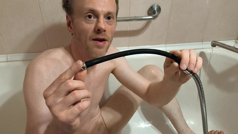 Lana Tuls Production: Lanatuls - anal sürtük ve fahişe 25 cm anal lavman temizleyiciyi test...