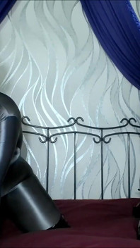 2 curve 2 sex cu penisuri... Noi facem sex cu toți penisurile excitate!