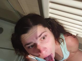 ExpressiaGirl Blowjob Cumshot Sex Inside Fuck Cum: Stomme stiefdochter poetst haar tanden met sperma, stiefvader bedroog haar