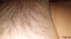 CloseUpCandy: Jíst sladkou neoholenou kundičku až do stříkajícího orgasmu - extrémní zblízka...