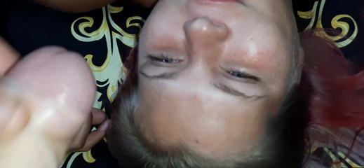 LizAngel: Cumshot in the eye