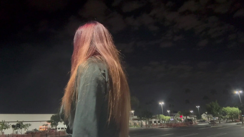 Artemisia Love: Cewek Italia rambut panjang merokok di luar larut malam sama...