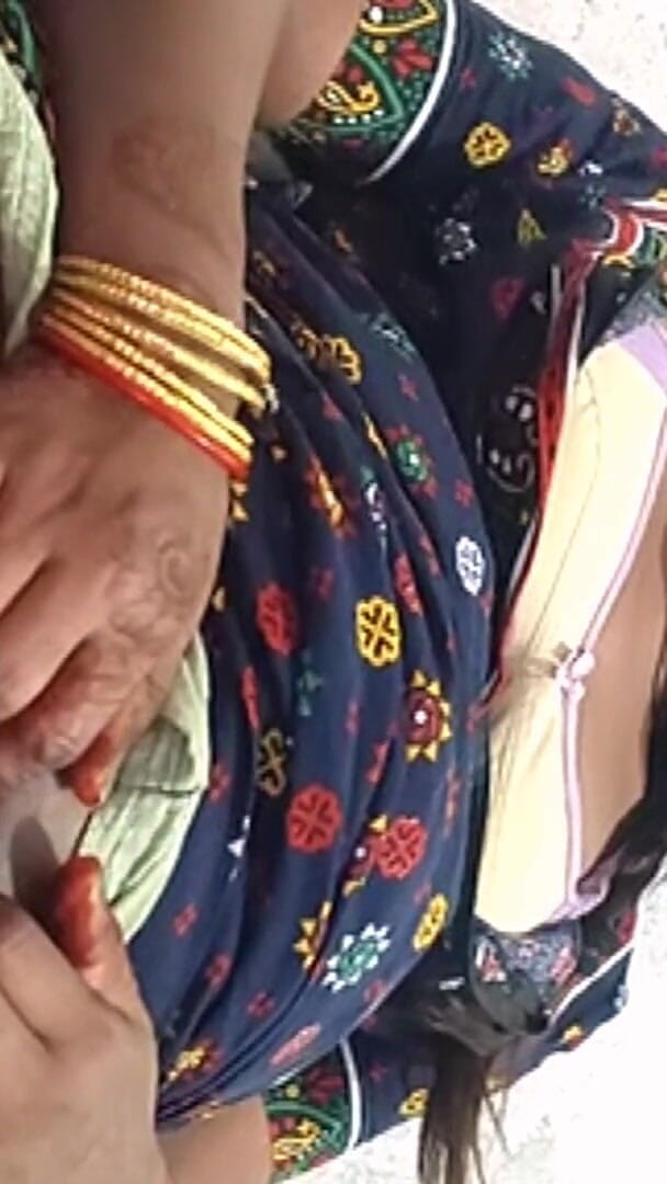 ExcitedWomen: Villaggio indiano desi Bhabhi Fingring nel bisogno di scopare con...