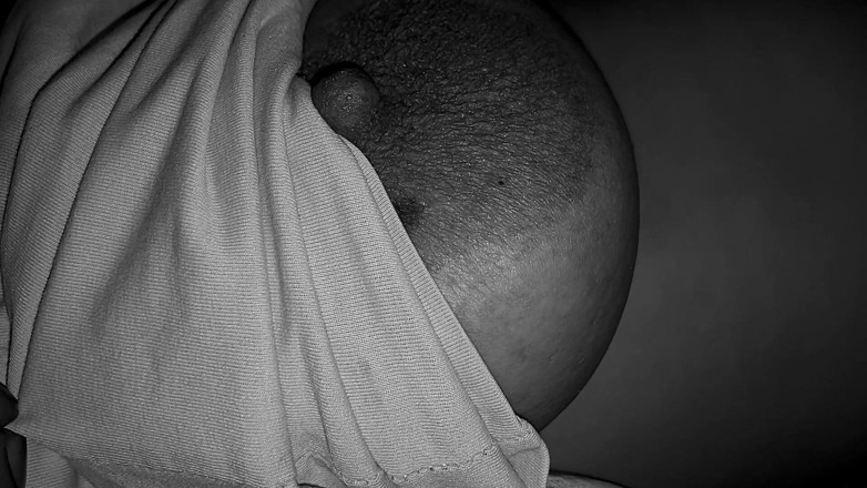 Ritu Bhabhi: Geceleri üvey kız kardeşimin göğüsleriyle oynadım