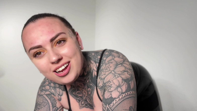 Miss Valentina: Babysitter umiliazione scoreggia