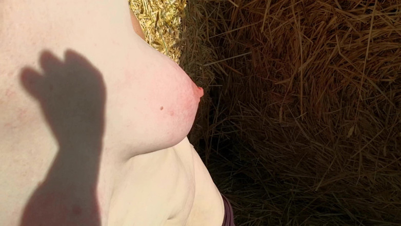 Bouncy Tits Action: Tit slapping real red real public in slomo