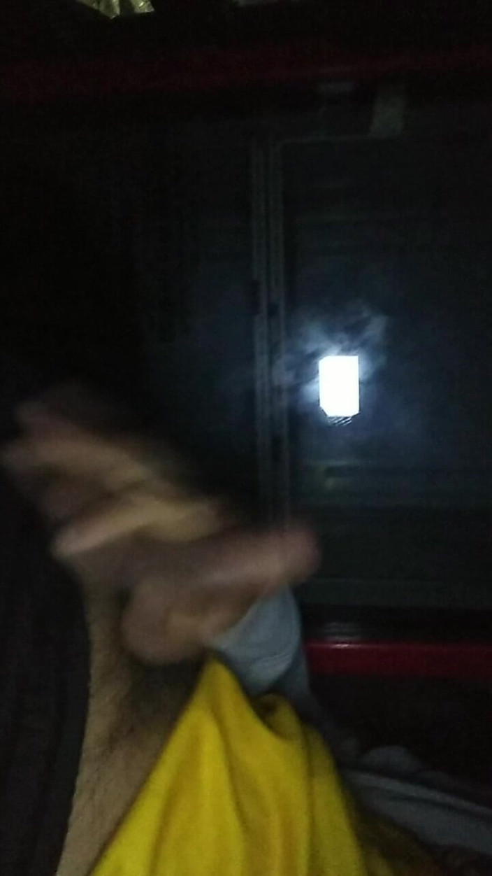 AlexAlejandro13: La masturbación en porche