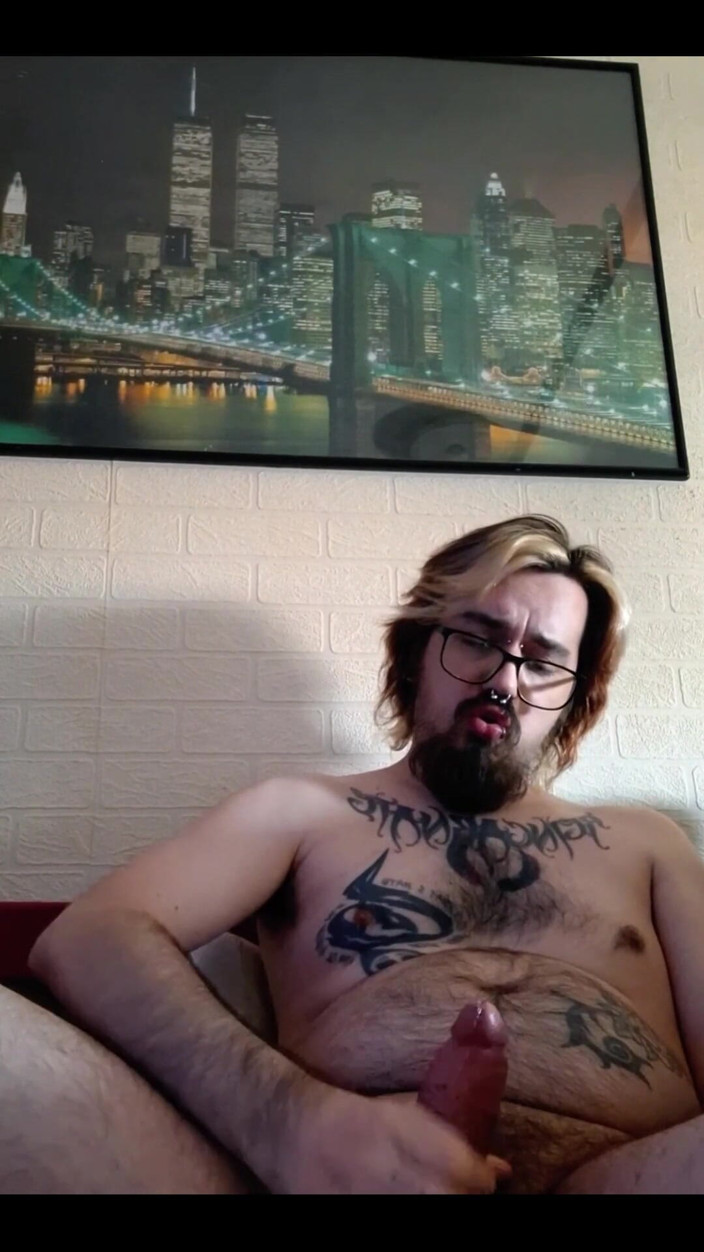 NaturalBornSinner: Hew, It's gettin's musky in here
