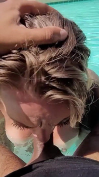 Chloe Houston - Primera Escena De 5'2 118 Libras - Pequeña Rubia Americana Bimbo