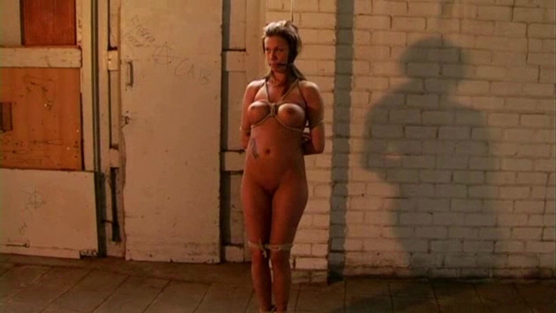 Submissed: Maya apenas de pé lá