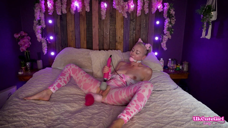 UKCuteGirl Lucy Lauren: Plugged Kinky Kitten Edging in Giant Ball Gag