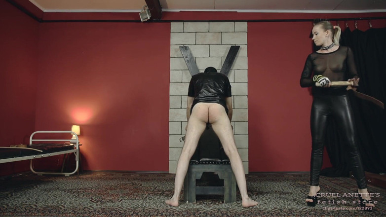 Cruel Anettes fetish world: Spanked without mercy