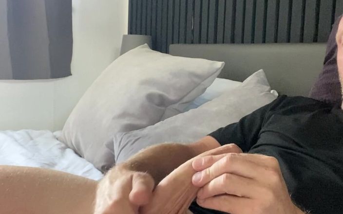 Danny Joe: Grote pik aftrekken