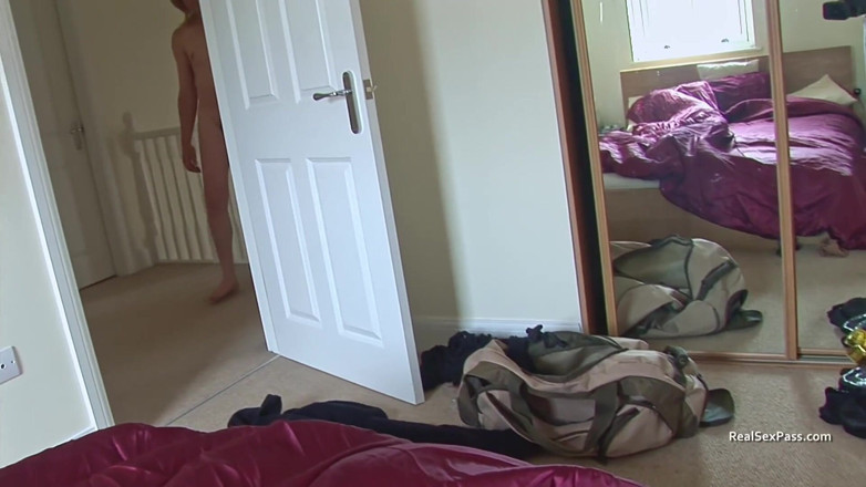 Transexual Fun: Nahý tranny s oblečeným trannym