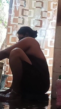 XXX Video of Naked Bhabhi Bathing