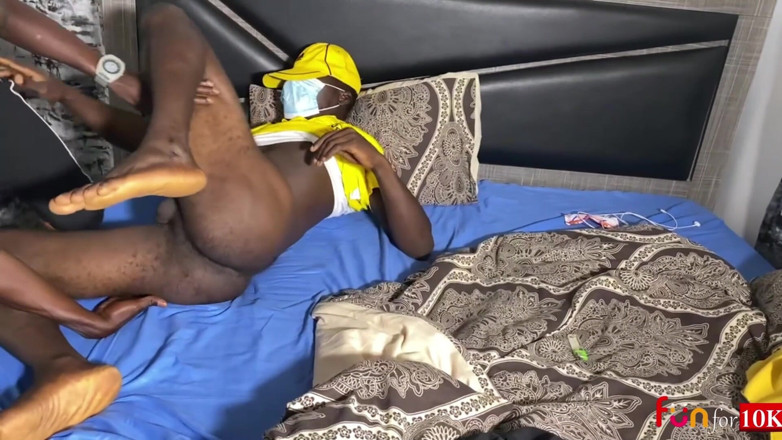 Funfor10k gay videos: Straight Boy Came to Fuck Me Raw at Midnight