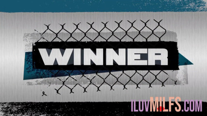 Iluvmilfs: Blondynka z małymi cyckami ciężko jedzie dużego kutasa