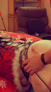 La abuela Infiel Carmen Claus chupa y doble follada