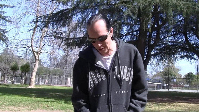 Big Boobs6: 丰满的黑发女郎吞下巨大的奶子和多汁的阴户