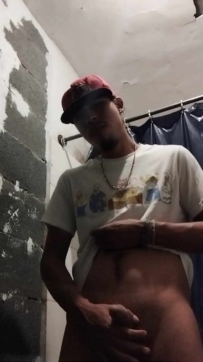 AlexAlejandro13: Chlapec si užívá potěšení v koupelně