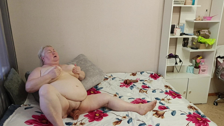 Zona901: Macecha ráno začalo masturbací velké kundičky