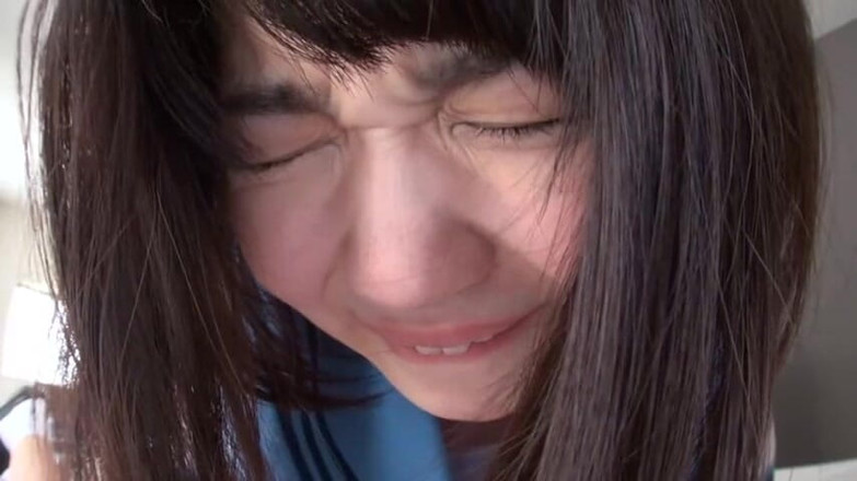 CherryBONBON: En medelålders man och en uniformerad skönhet