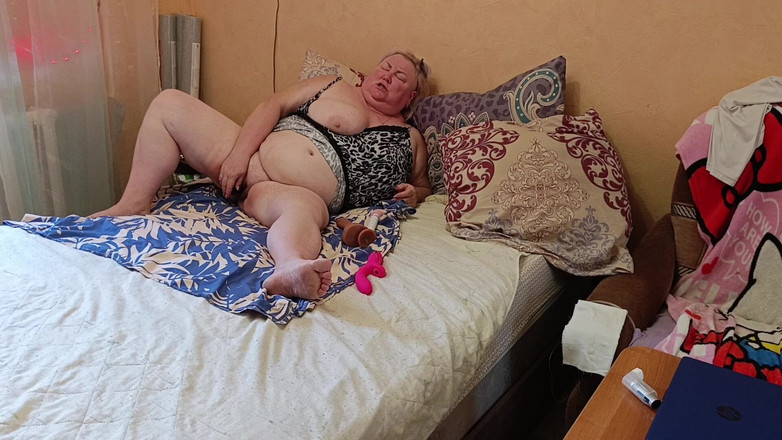 Zona901: Girlfriend with Big Hairy Cunt Masturbates with Toys